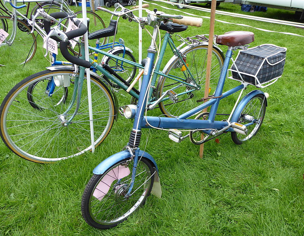Cycles including Moulton Standard